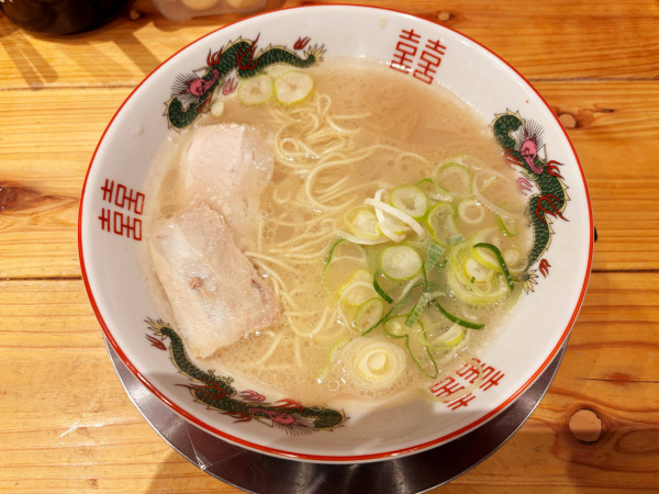 「思い出の豚骨ラーメン　950円」@博多一双 新横浜ラーメン博物館店の写真