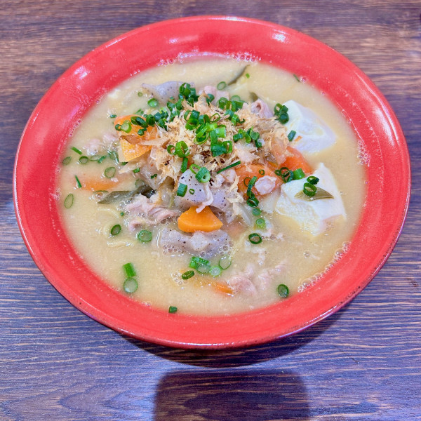 【限定】豚汁ラーメン（写真：1250円）＋味噌ラーメン（1000円）＋チャーシュー全種乗せ（500円）