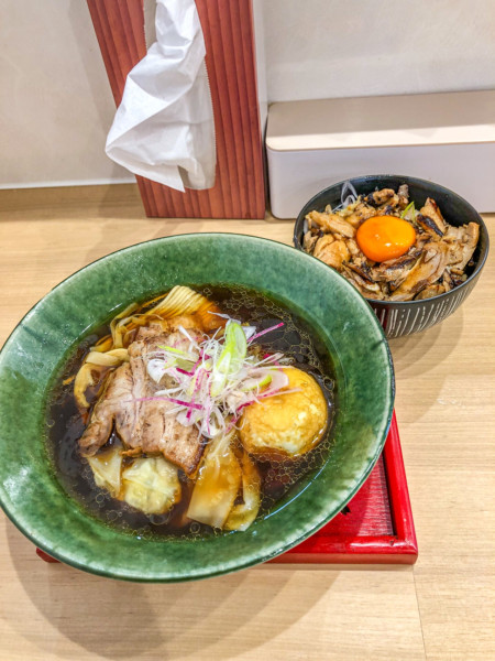 「福朗ラーメン（醤油）+チャーシュー丼」@福朗の写真