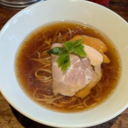 丸鶏醤油らーめん