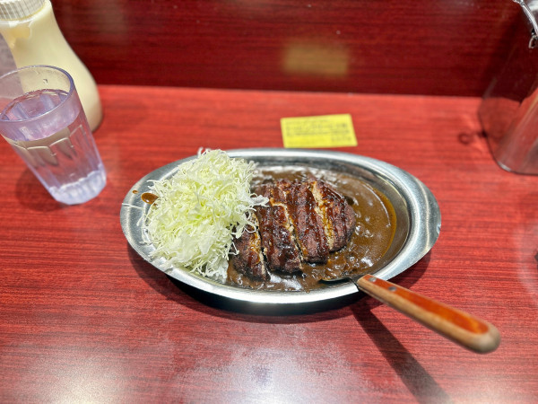 「ゴーゴーカレー（小）＋ハンバーグ」@ゴーゴーカレー 東京駅八重洲北口前スタジアムの写真