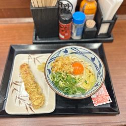 かま玉うどん、ちくわ天