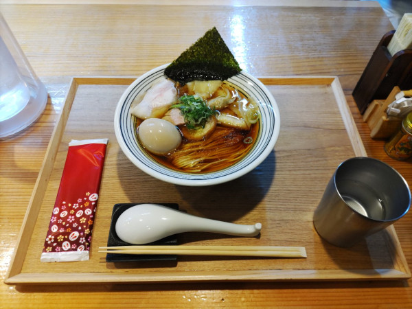 「味玉ワンタン中華そば」@麺道 千鶏の写真