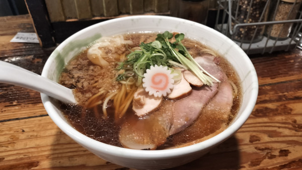 「ラーメン正油 ワンタン入り」@G麺7の写真