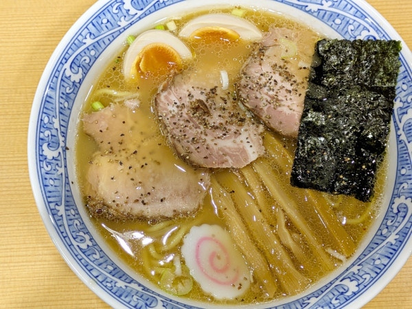 「特製中華そば」@中華そば 青葉 川崎アゼリア店の写真