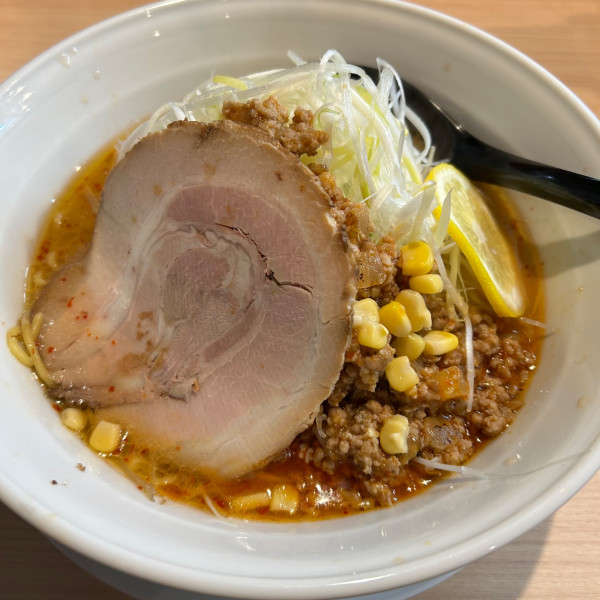 「火山らあめん1100円白髪ネギ200円」@旭川らあめん やまるの写真