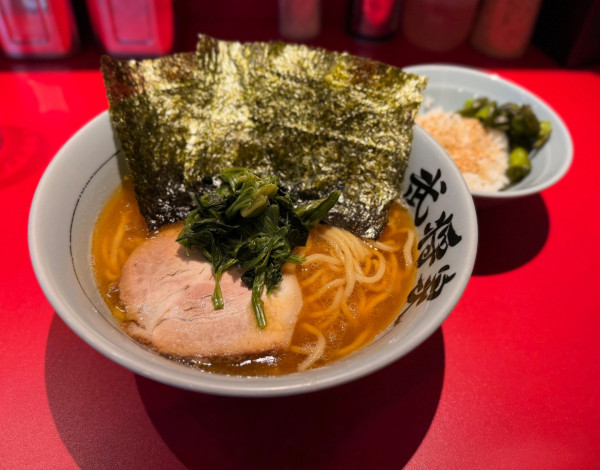 「らーめん（並・濃いめ・多め￥850）他」@家系らーめん 武将家 浅草店の写真