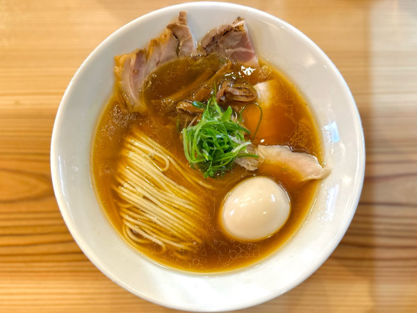 「★＜金•土•日曜日限定＞特製裏醤油そば🍜¥1,300」@塩そば時空の写真