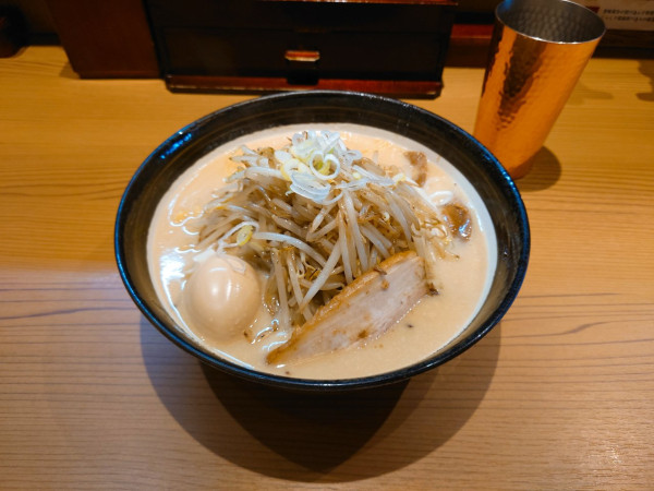 「味玉味噌らーめん」@味噌らーめん いと井 横浜西口店の写真