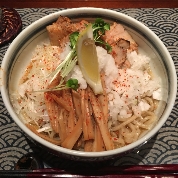 「朧月 煮干し油そば（900円）」@つけ麺 繁田の写真