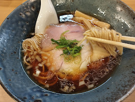 「醤油らぁ麺(850)」@らぁ麺 にし田の写真