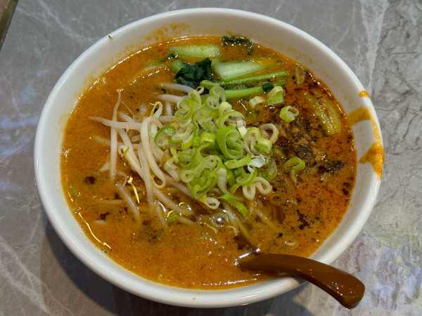 「担々麺（ランチ）　980円」@座・撒椒 渋谷店の写真