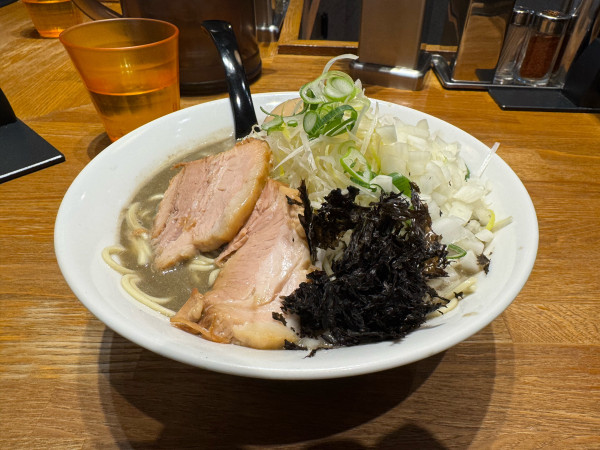 「極濃厚煮干そば」@中村屋総本山の写真