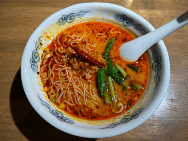 「四川風タンタン麺　880円」@香香飯店 静岡紺屋町店の写真