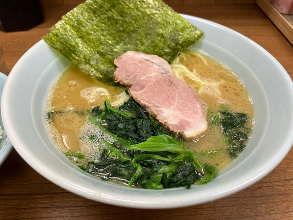 「ラーメン　800円」@横浜ラーメン 武蔵家 北千住店の写真