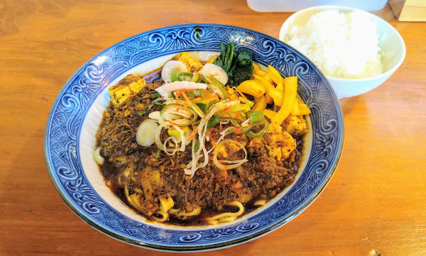 「スパイス麻婆麺＋ミニライス(サービス)」@口樂の写真