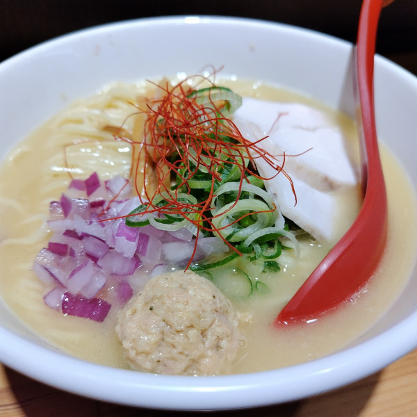 「鶏白湯　塩　大　1100円」@らぁ麺 ちり葉の写真
