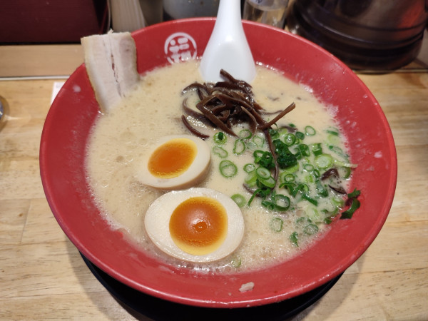 「ラーメン+味玉」@豚骨らーめん 福の軒 秋葉原店の写真