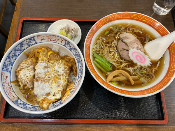 「カツ丼ラーメンセット¥1250」@日の出屋の写真