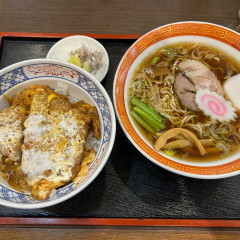 日の出屋の画像