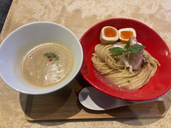 「濃厚鶏つけ麺燻玉のせ」@拉麺 ぶらいの写真
