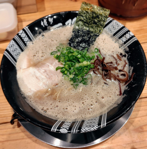「ラーメン 950円」@博多一双 新横浜ラーメン博物館店の写真