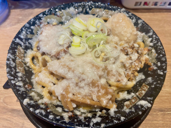 「爆盛油脂麺  400ｇ」@らーめん 平太周 吉祥寺店の写真