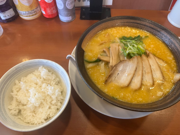 「味噌とんこつらーめんライスセット＋麺大盛り」@幸楽苑 新小名浜店の写真