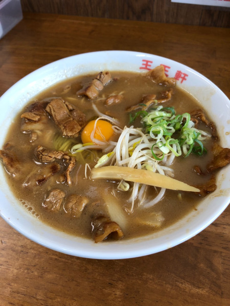 「支那そば 肉玉」@支那そば 王王軒 本店の写真