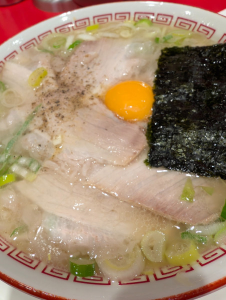 「中華そば・卵黄増し」@マルチューラーメンの写真