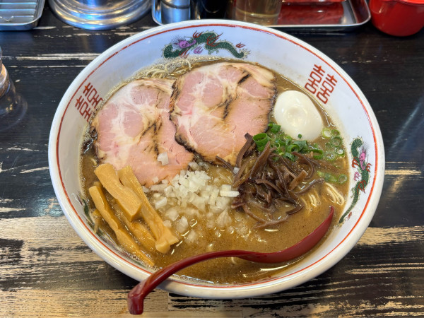「特製ニボトン（1290）大盛（160）」@ラーメン サカモトの写真