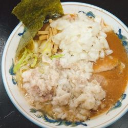 冬季限定スパイシー味噌らーめん身入り＋玉葱(950円)