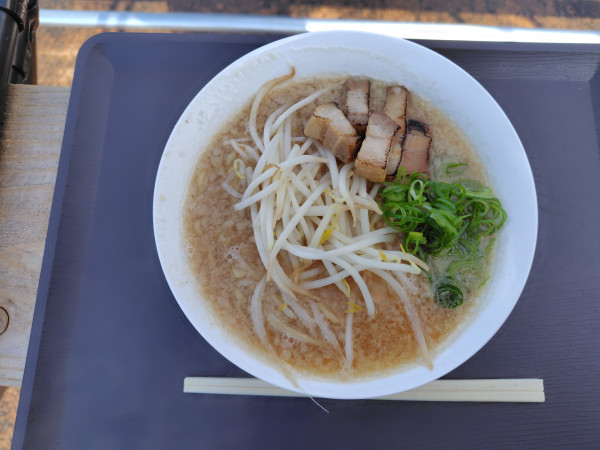 「味噌らーめん800円@キッチンカー」@CaravanTTRの写真