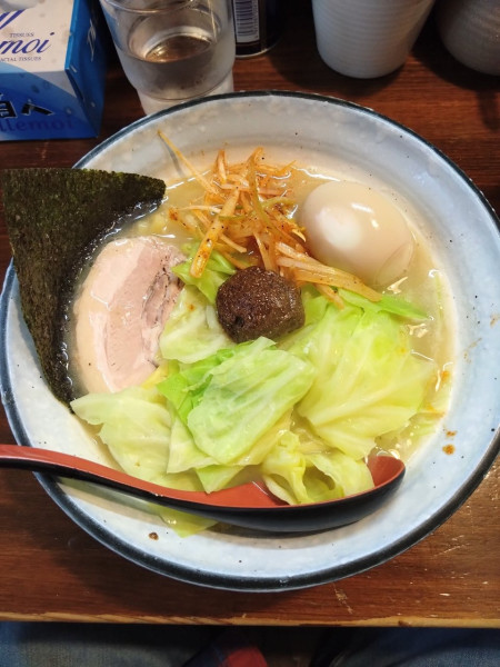 「熟成練り醤油らーめん並盛＋味玉」@『   』（無銘）の写真