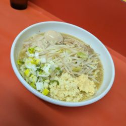 塩ラーメン 小