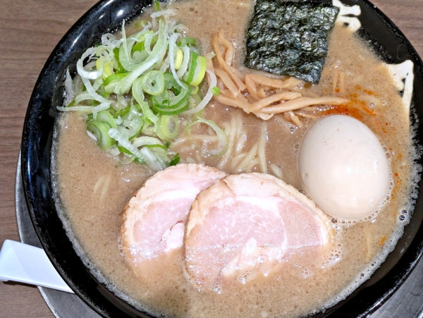 「特製中華そば」@六厘舎 大崎店の写真