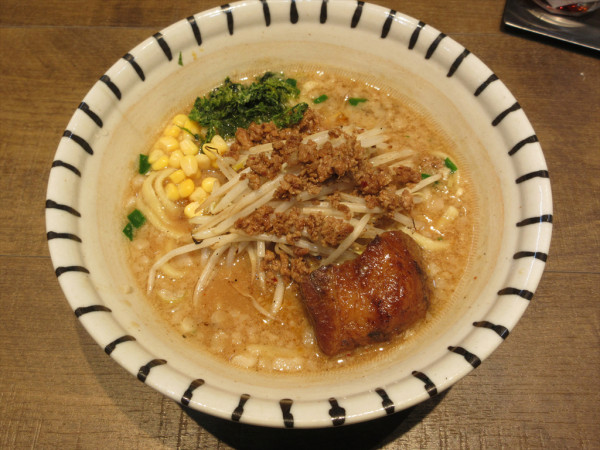 「濃口背脂味噌らーめん（950円）」@濃口背脂味噌らーめんと餃子 大福帳の写真