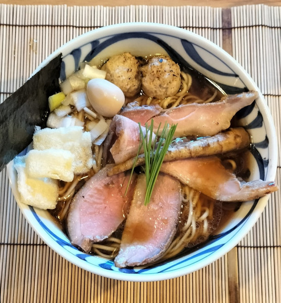 「鴨そば 醤油 1980円」@鴨麺まつ乃の写真