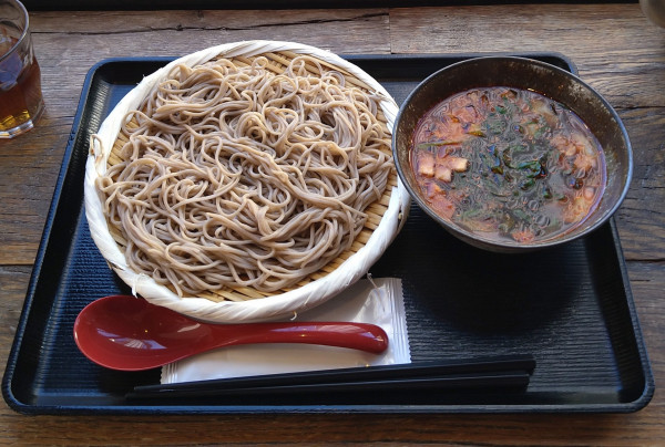 「海老とトマトの麻辣つけ蕎麦」@〆蕎麦 フクロウの写真