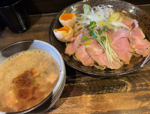 「つけ麺並 焼きガニとんこつ変更（1500円）」@綿麺の写真