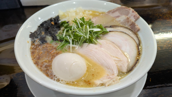 「白湯 塩+得盛りトッピング」@麺や 柴ちゃんちの写真