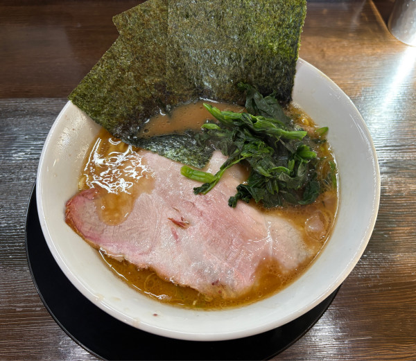 「ラーメン　並　900円」@家系ラーメン ゆくる家の写真