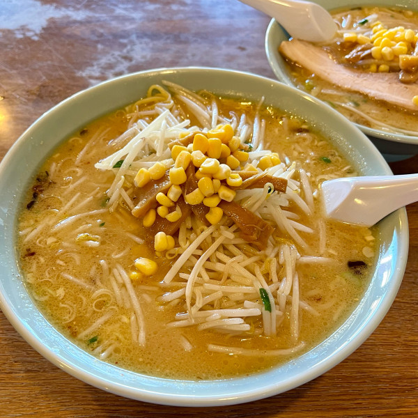 「ラーメンみそ〝炒めたもやし入り〟」@サッポロラーメン羆の写真