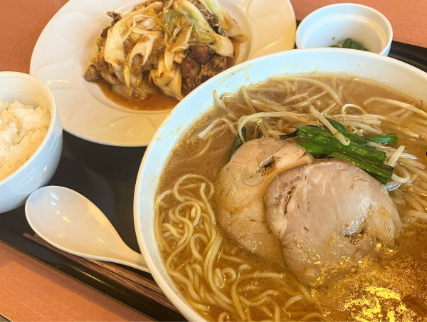「味噌らぁ麺〜五重の味噌セット2013円」@デニーズ 千葉ニュータウン店の写真