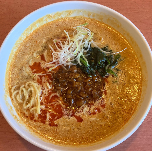 「胡麻香る四川風担々麺1045円」@デニーズ 千葉ニュータウン店の写真