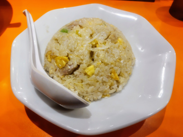 「本店直伝半チャーハン400円」@元祖ニュータンタンメン本舗 相模原店の写真