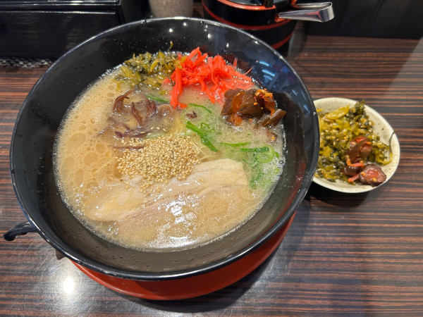 「豚骨ラーメン(800¥)」@郡山豚骨 雄嘉の写真
