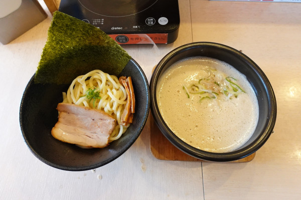 「つけ麺（半麺）￥１１００」@麺屋 赤橙の写真