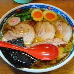 焼豚ワンタン麺（1,420円）＋半熟煮玉子（150円）