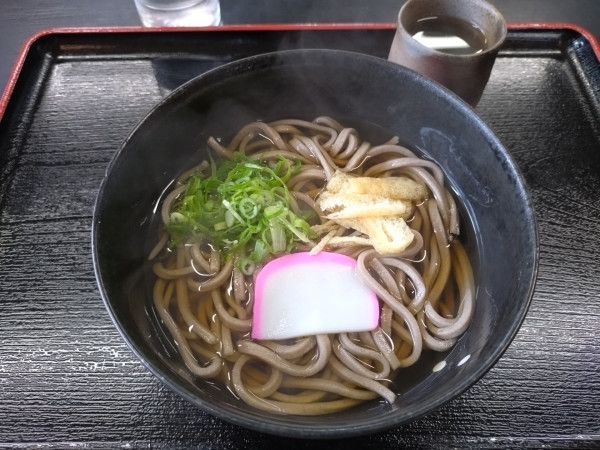 「かけそば580円」@めん処 阿波の写真